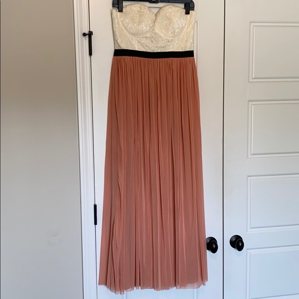 Beautiful strapless stress